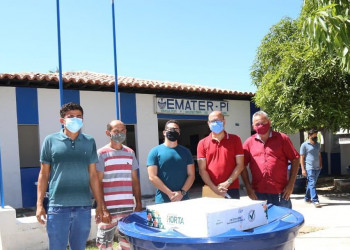 Franzé Silva entrega kits irrigação do Emater a municípios do centro-sul